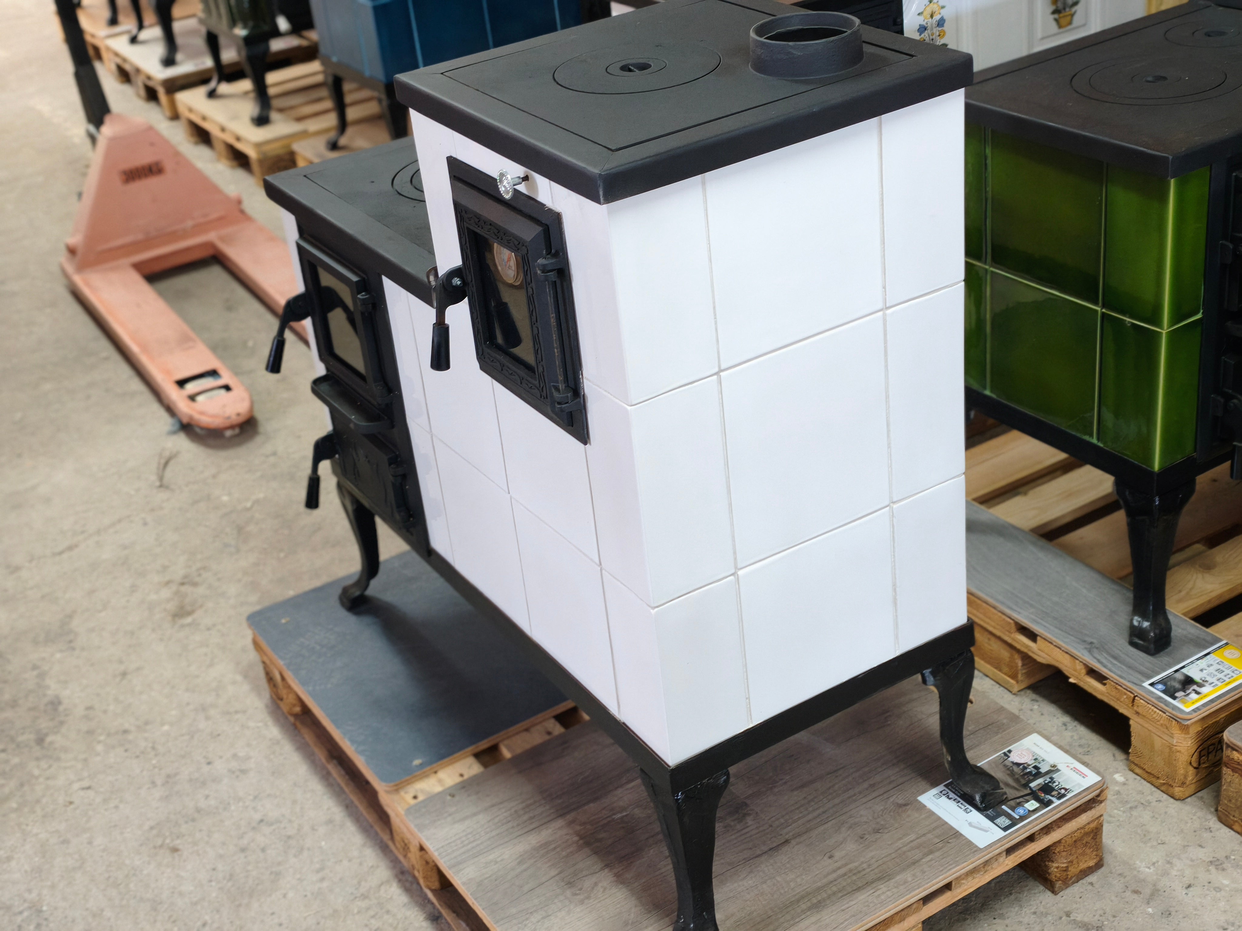 CERAMIC STOVE MODEL 1 WHITE RIGHT 10 kW