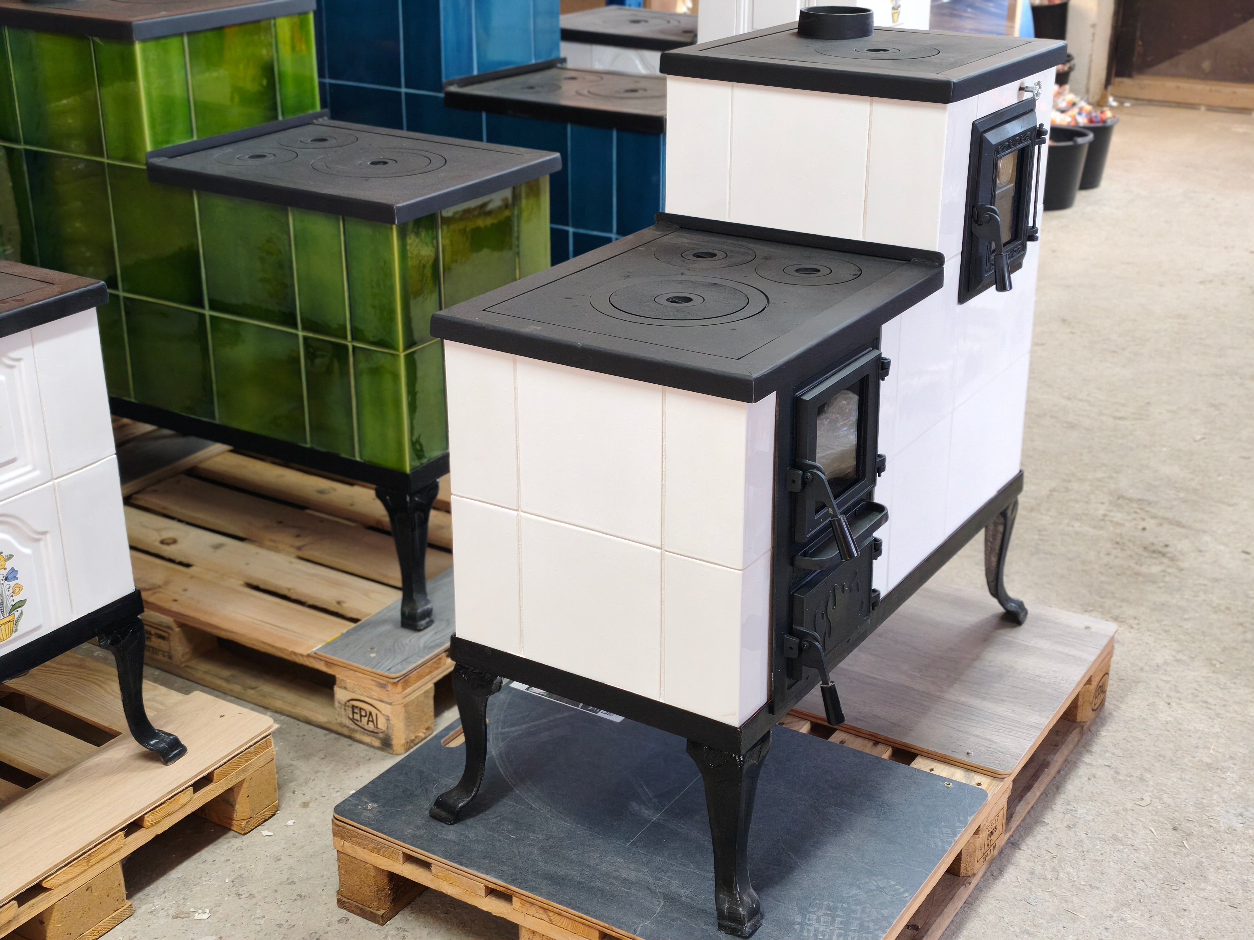 CERAMIC STOVE MODEL 1 WHITE RIGHT 10 kW