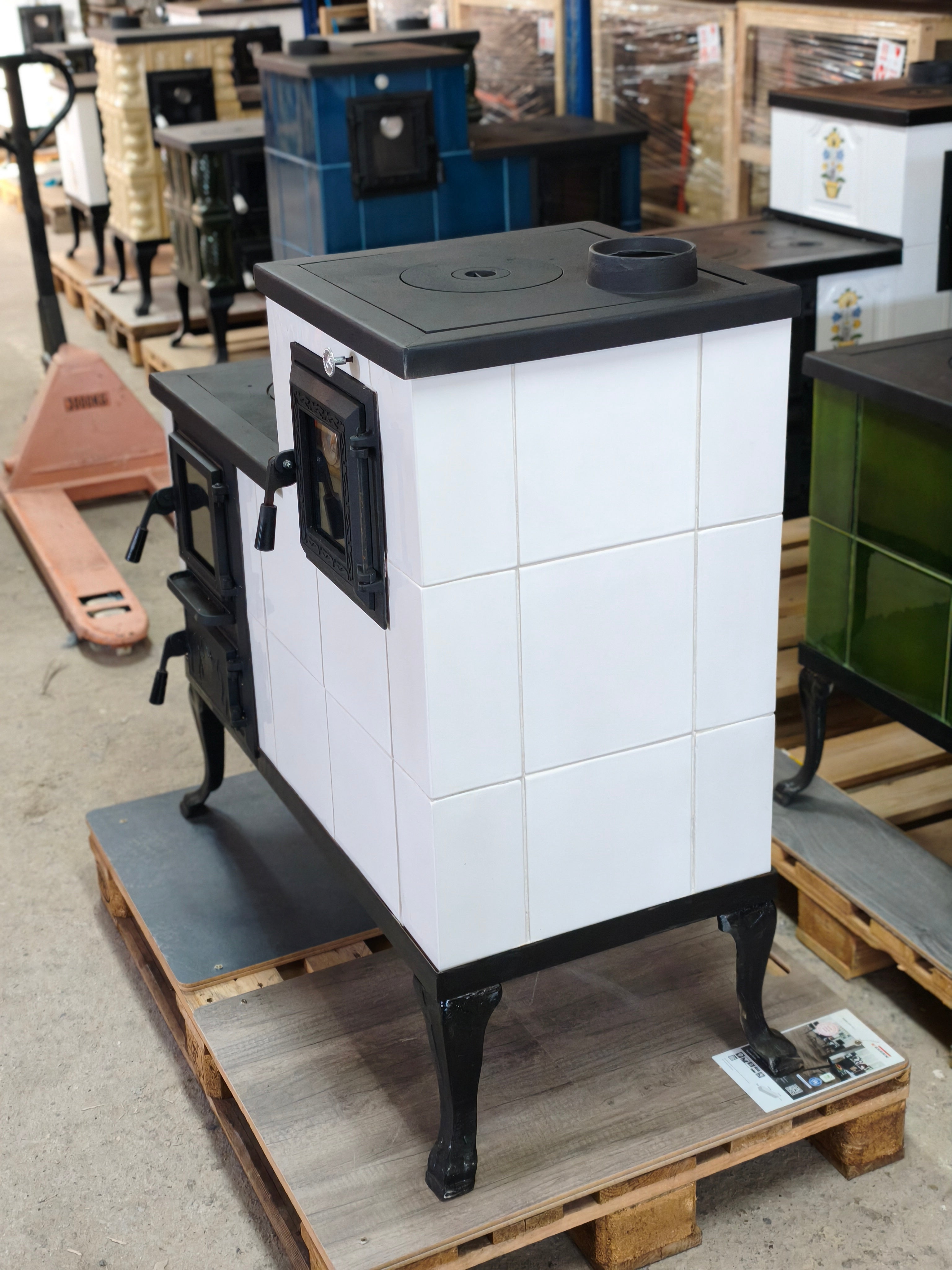 CERAMIC STOVE MODEL 1 WHITE RIGHT 10 kW