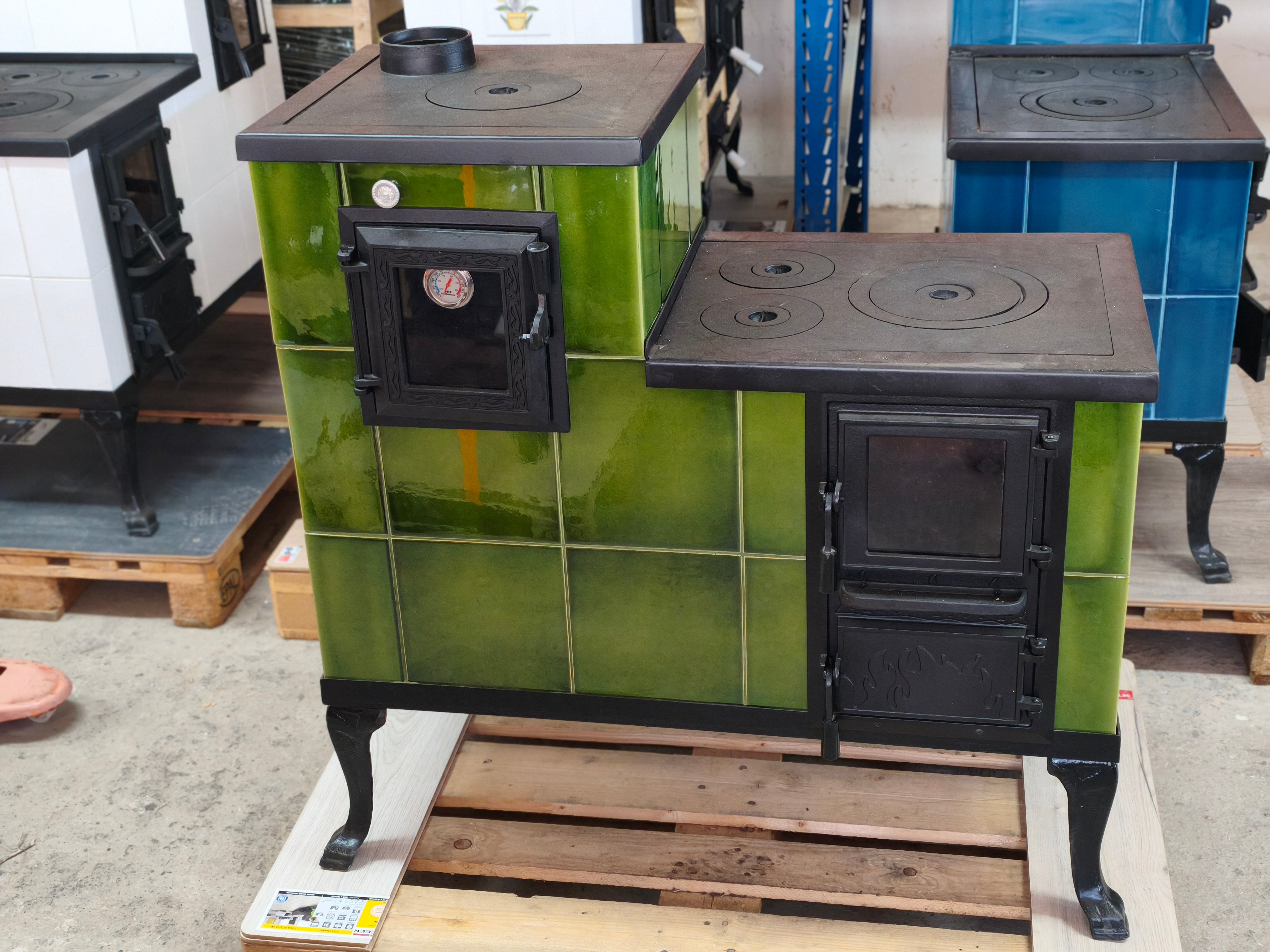 POÊLE CÉRAMIQUE MODÈLE 1 VERT CLAIR GAUCHE 10 kW