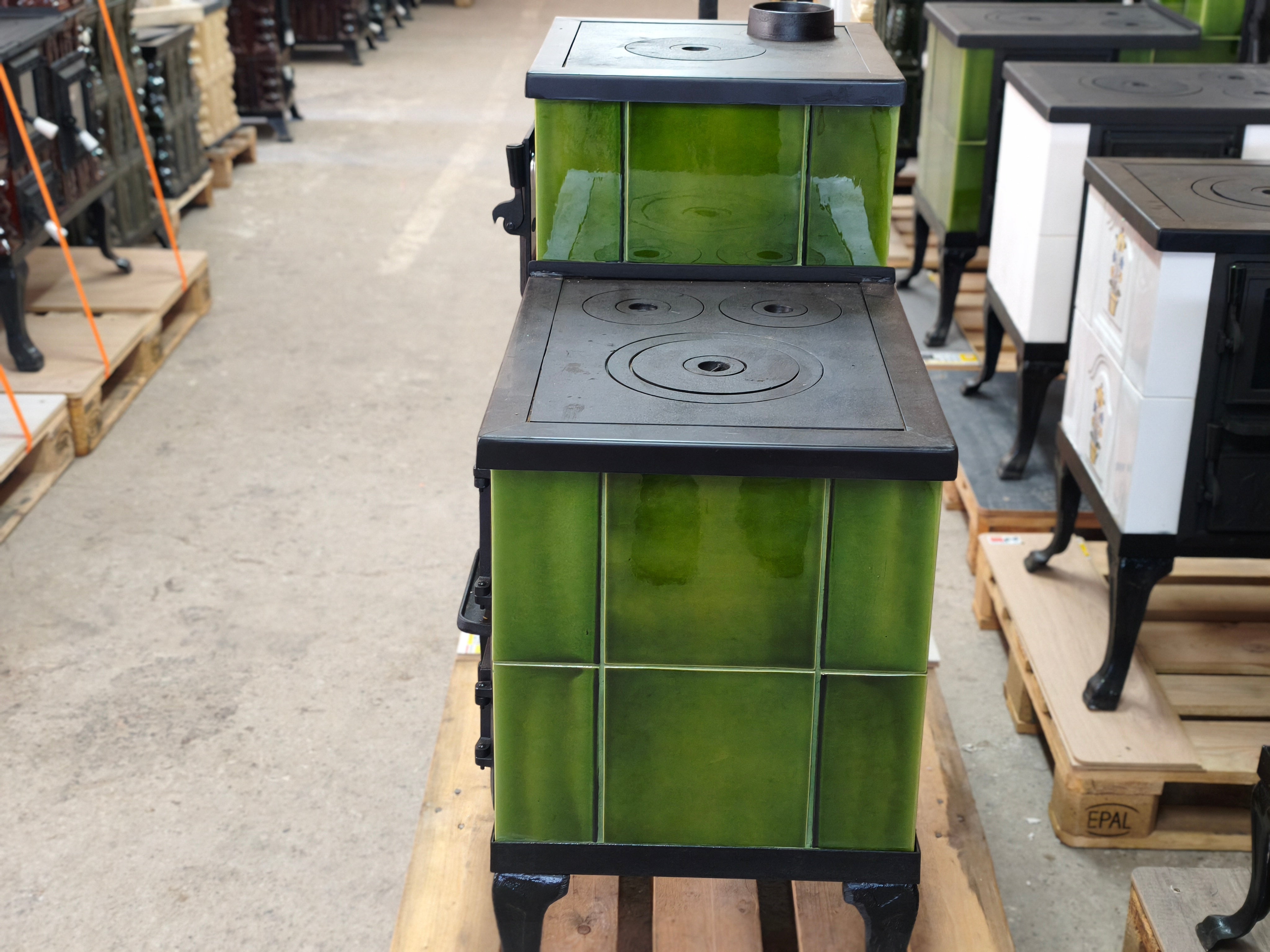 POÊLE CÉRAMIQUE MODÈLE 1 VERT CLAIR GAUCHE 10 kW