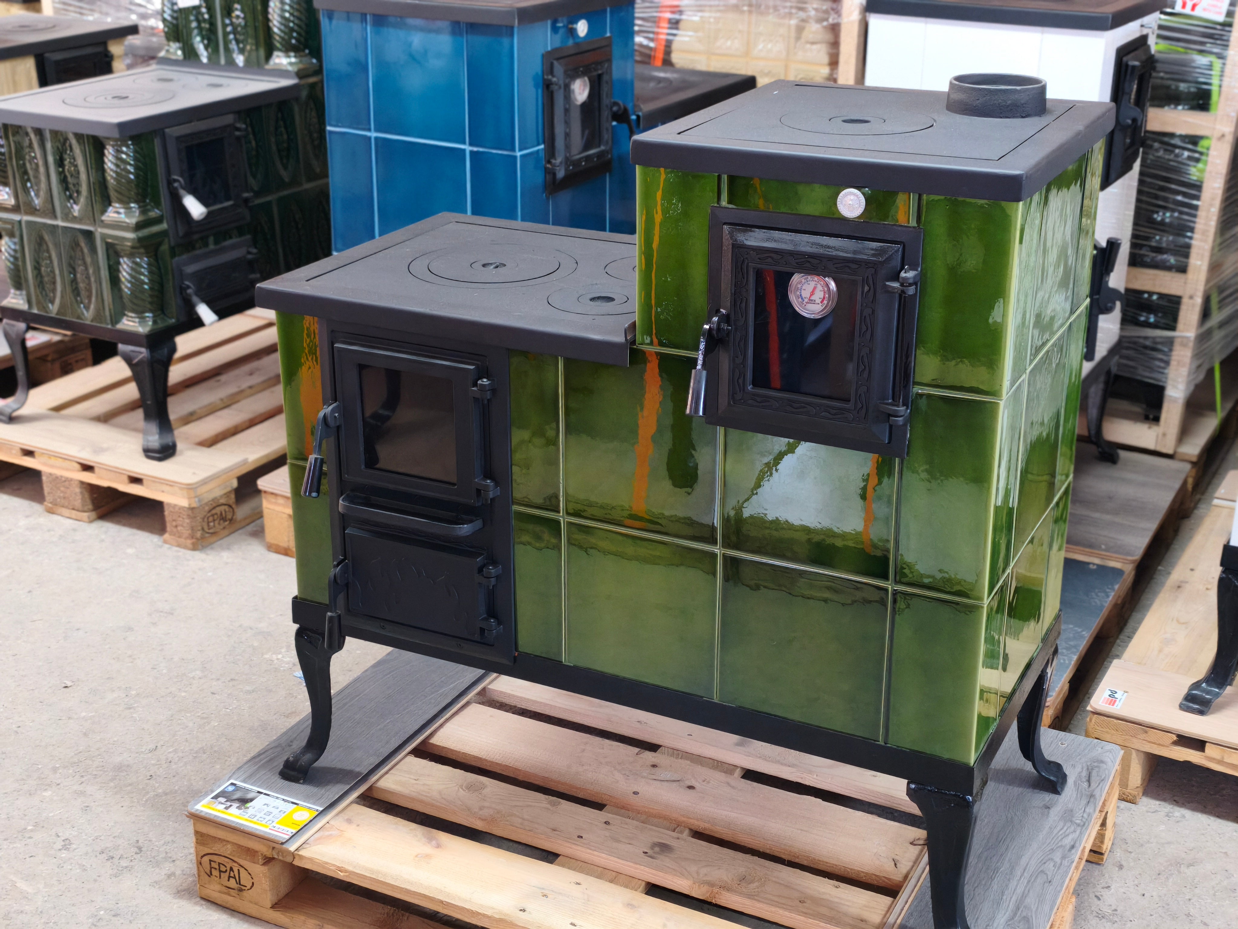 POÊLE CÉRAMIQUE MODÈLE 1 VERT CLAIR DROIT 10 kW