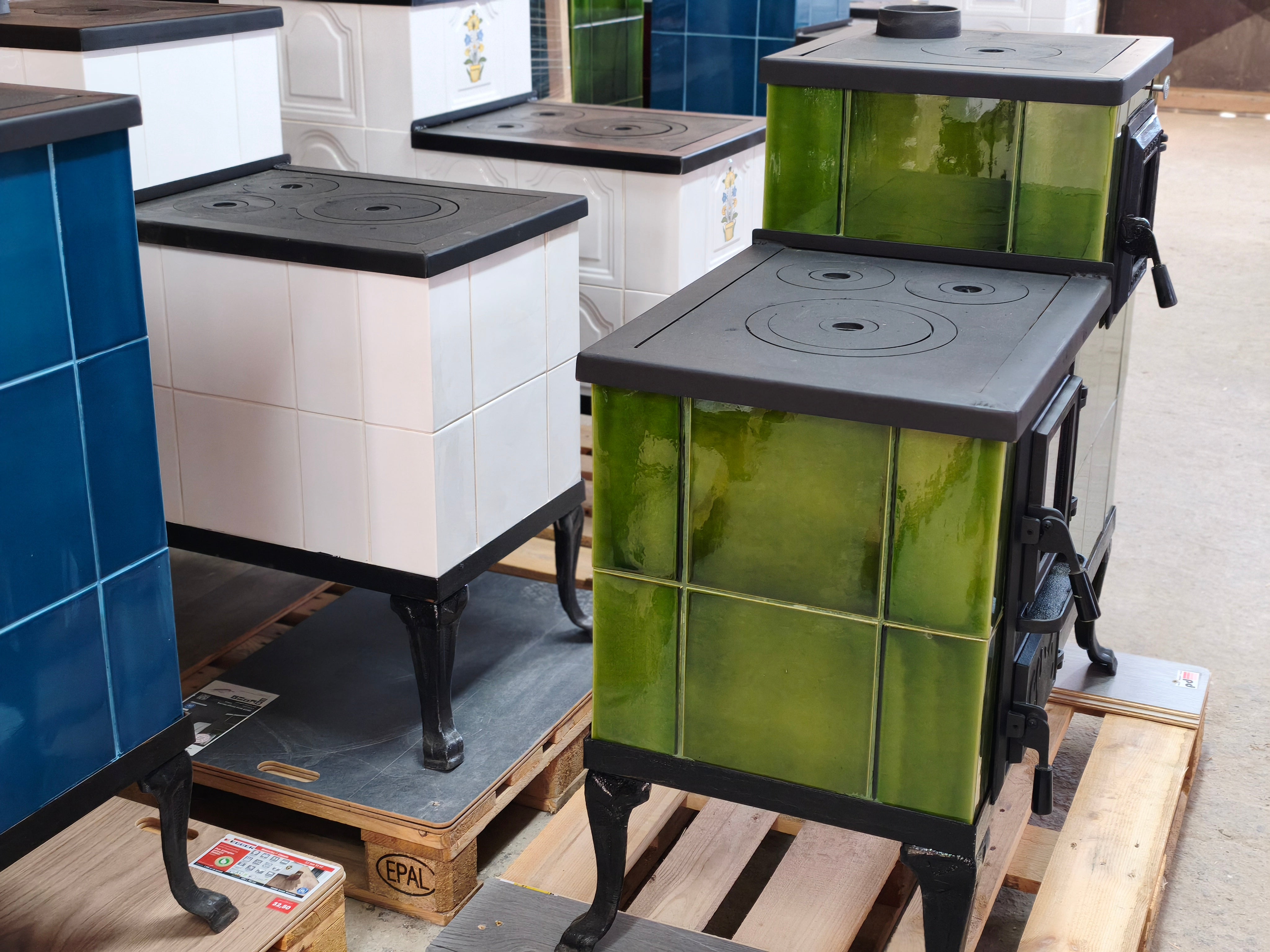 POÊLE CÉRAMIQUE MODÈLE 1 VERT CLAIR DROIT 10 kW