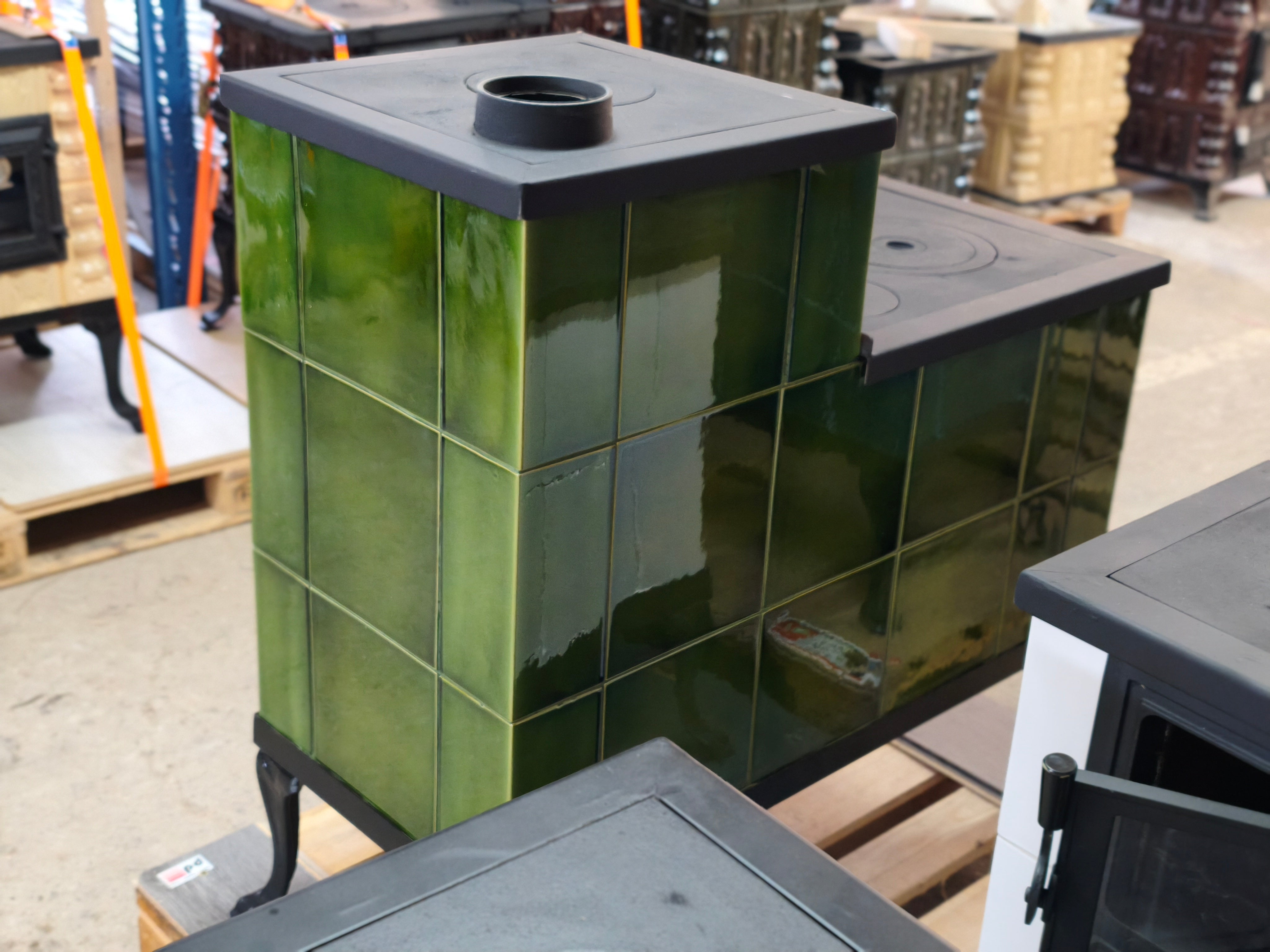 POÊLE CÉRAMIQUE MODÈLE 1 VERT CLAIR DROIT 10 kW
