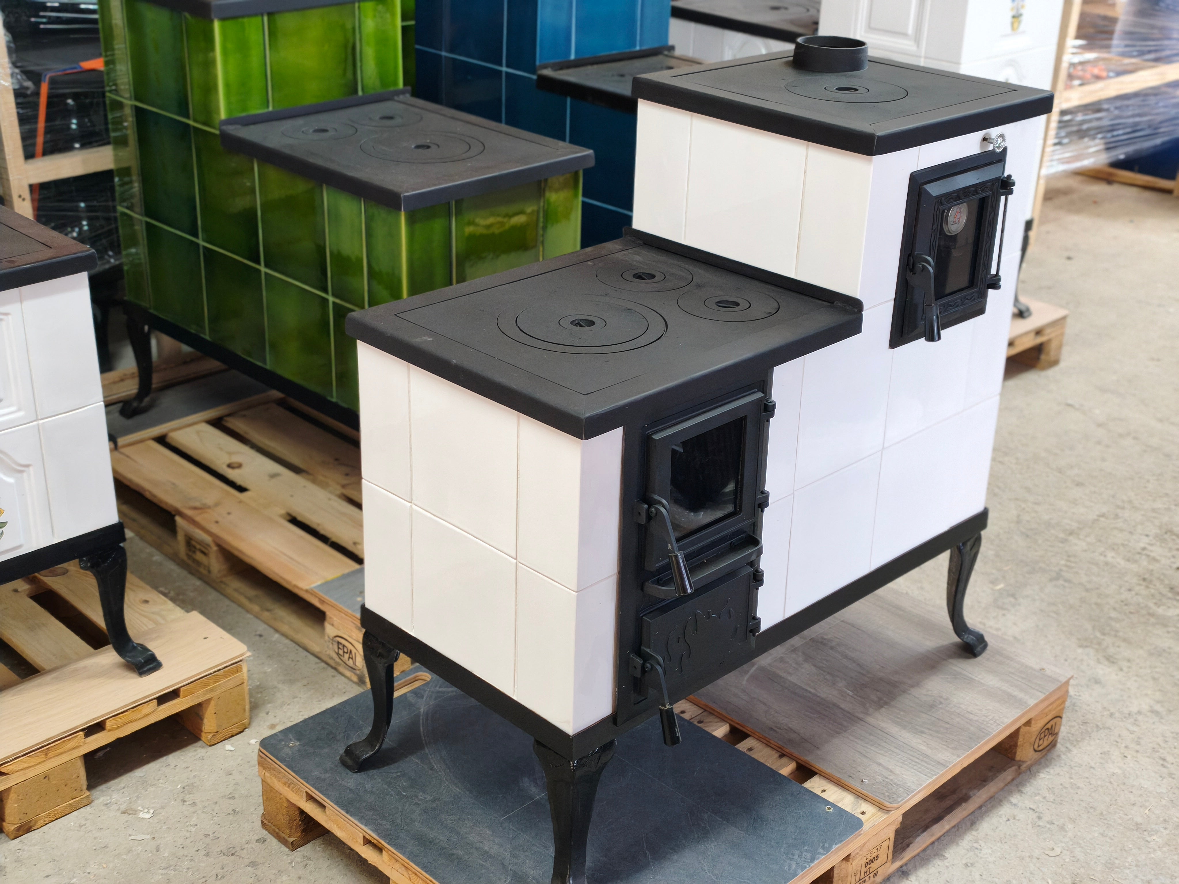 CERAMIC STOVE MODEL 1 WHITE RIGHT 10 kW