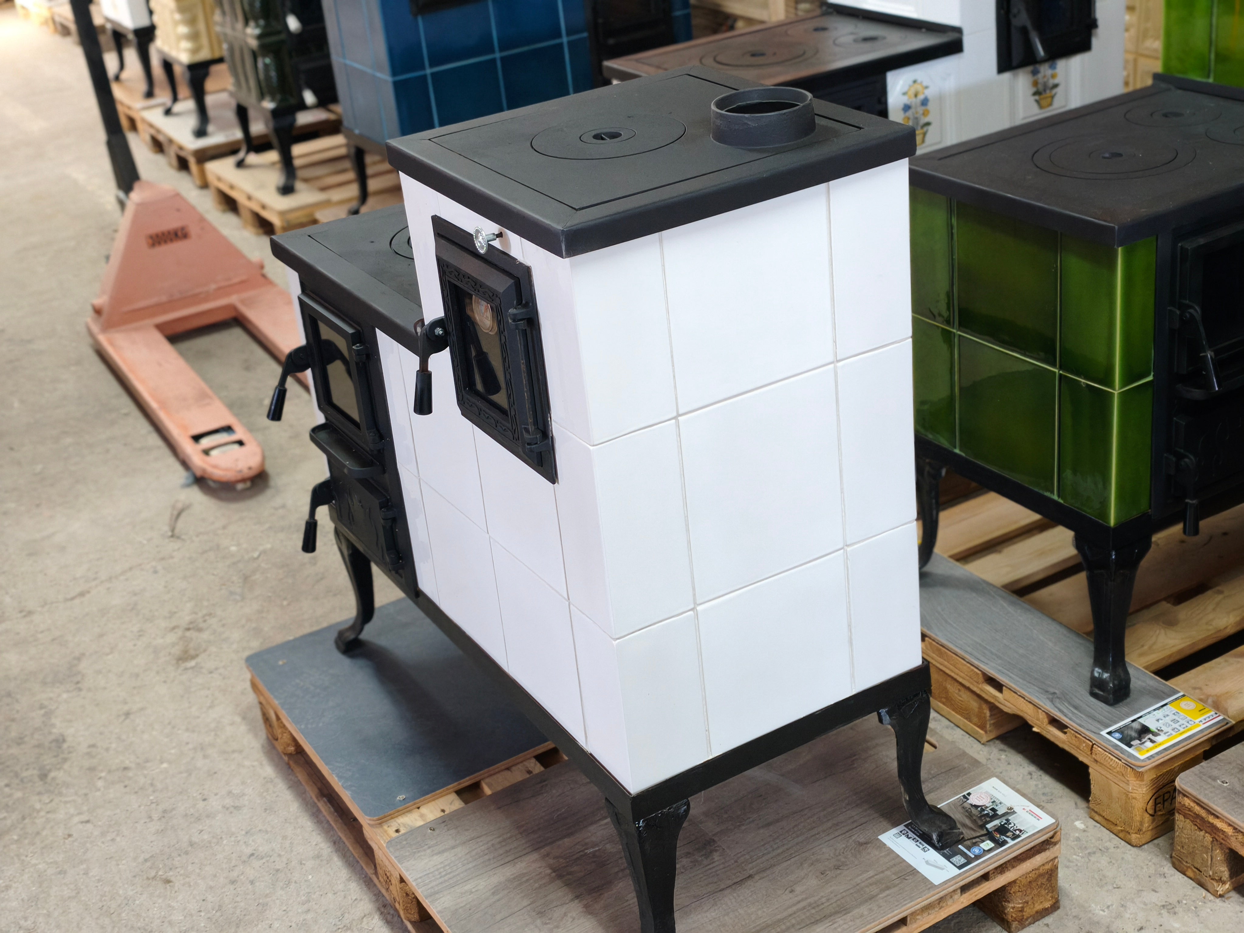 CERAMIC STOVE MODEL 1 WHITE RIGHT 10 kW