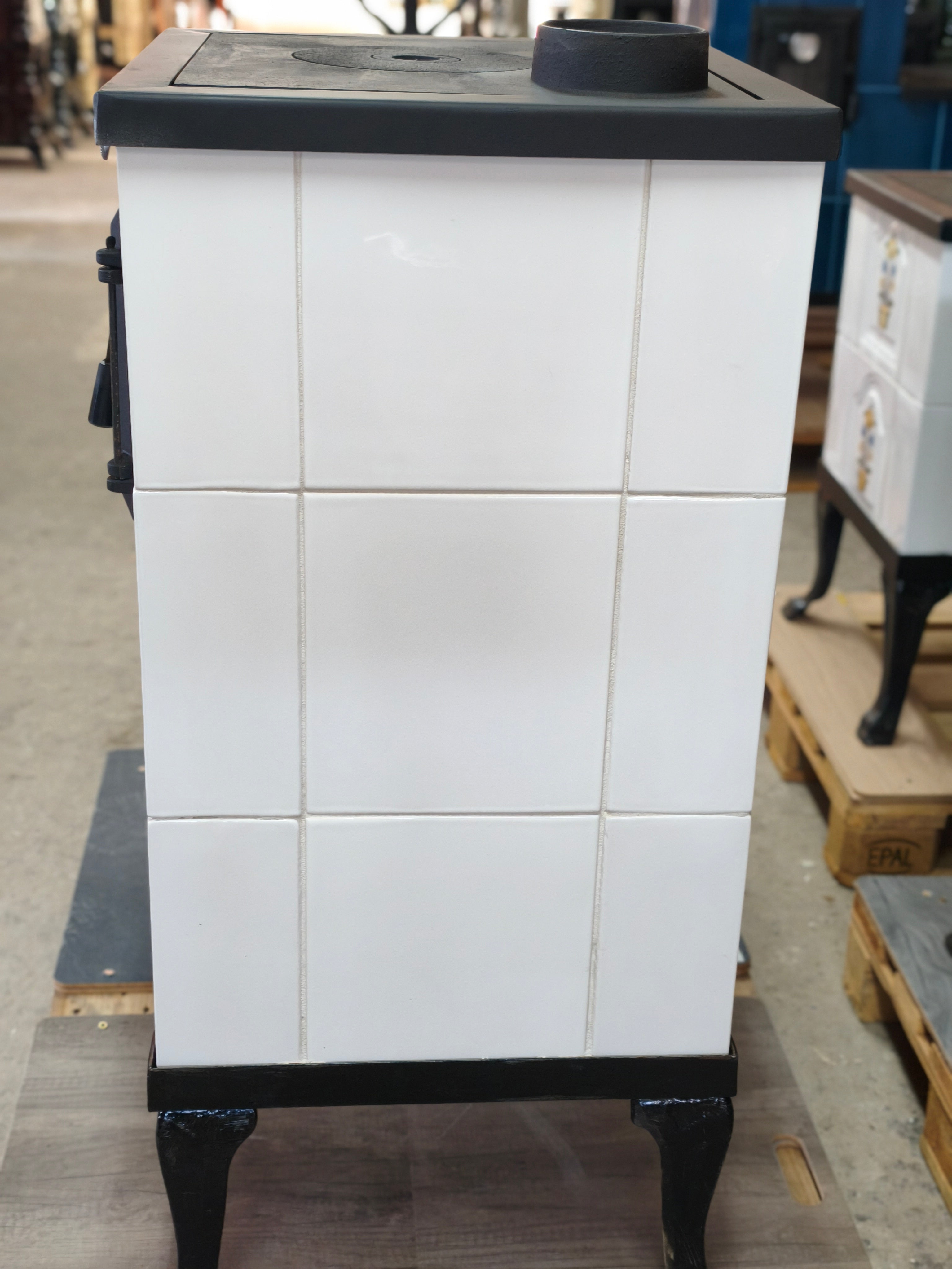 CERAMIC STOVE MODEL 1 WHITE RIGHT 10 kW