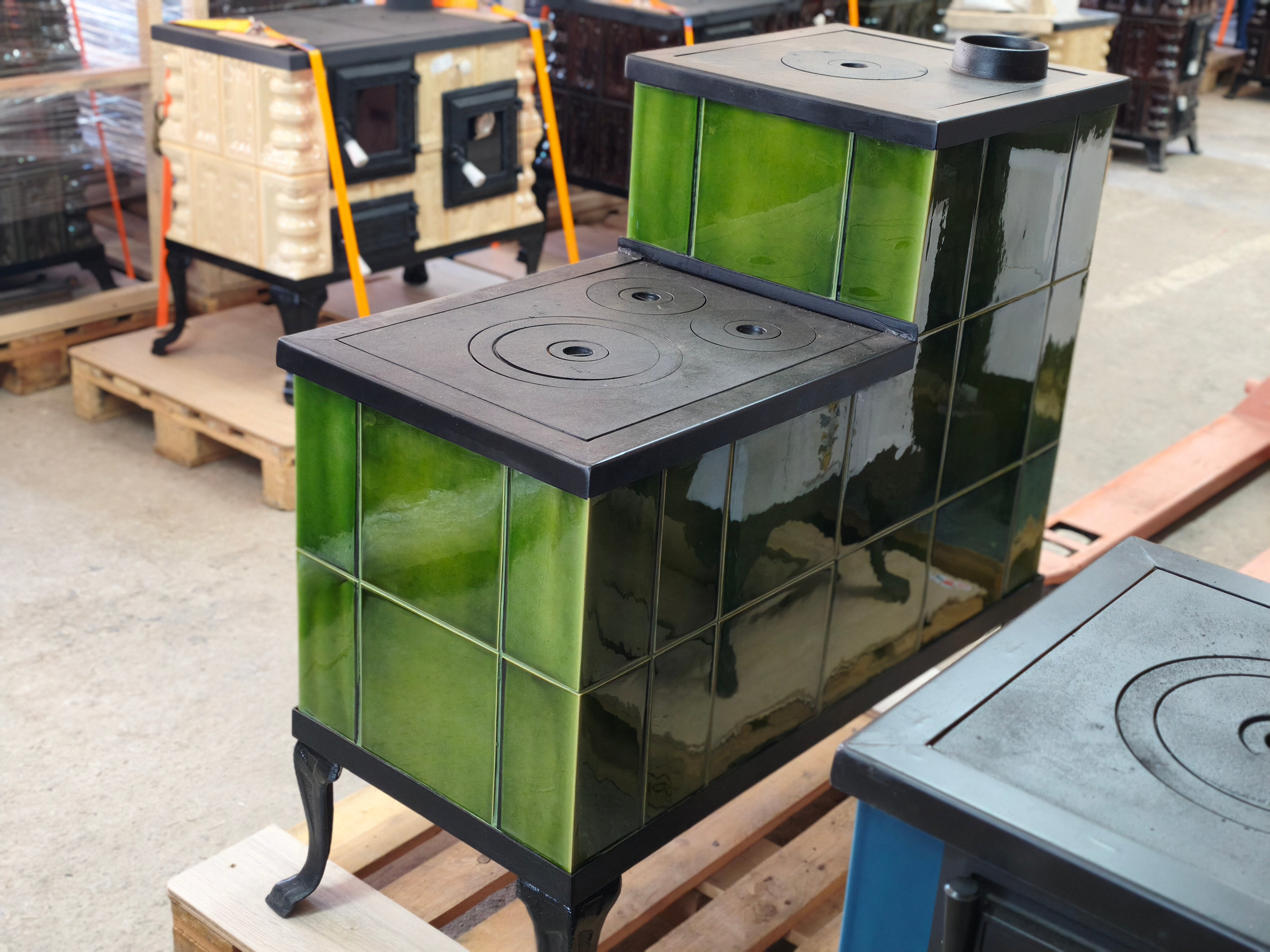 POÊLE CÉRAMIQUE MODÈLE 1 VERT CLAIR GAUCHE 10 kW